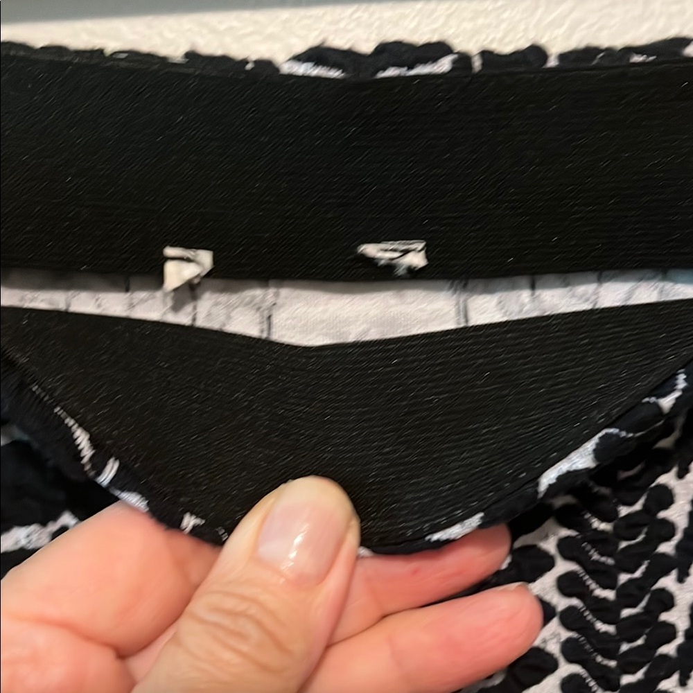 Zara Black and White Skater Mini Skirt *Size L - Picture 3 of 3